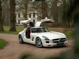 Mercedes-Benz SLS (2010) thumbnail 3
