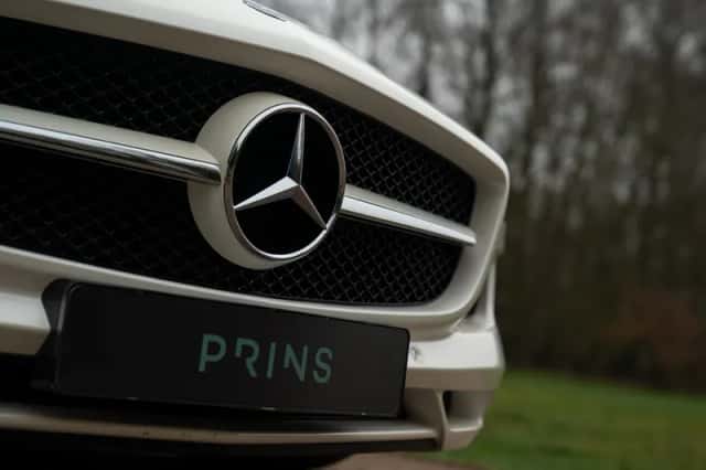 Mercedes-Benz SLS (2010) thumbnail 21