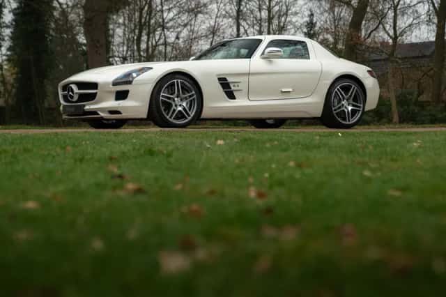 Mercedes-Benz SLS (2010) thumbnail 22