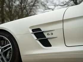 Mercedes-Benz SLS (2010) thumbnail 24