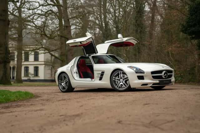 Mercedes-Benz SLS (2010) thumbnail 26