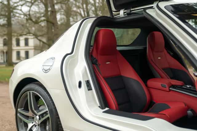 Mercedes-Benz SLS (2010) thumbnail 27