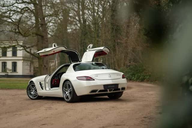 Mercedes-Benz SLS (2010) thumbnail 28