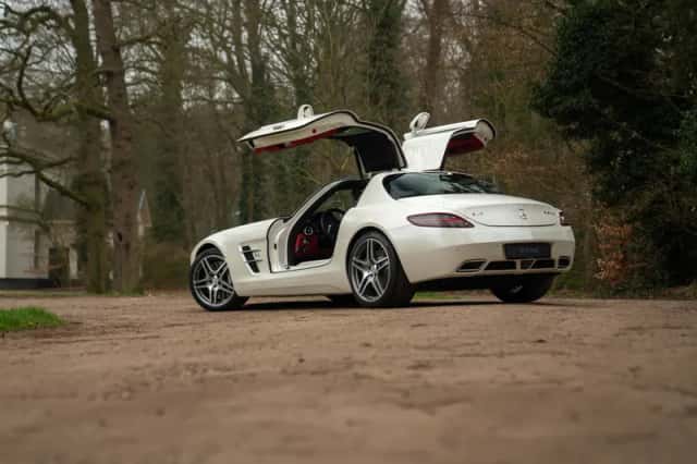 Mercedes-Benz SLS (2010) thumbnail 29