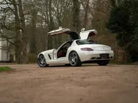 Mercedes-Benz SLS (2010) thumbnail 29