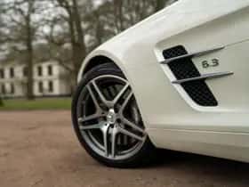 Mercedes-Benz SLS (2010) thumbnail 30