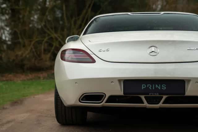 Mercedes-Benz SLS (2010) thumbnail 32