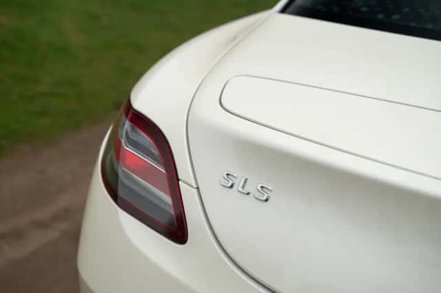 Mercedes-Benz SLS (2010) thumbnail 34