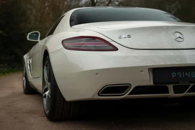 Mercedes-Benz SLS (2010) thumbnail 36
