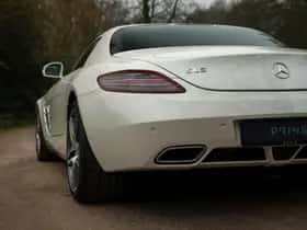 Mercedes-Benz SLS (2010) thumbnail 36