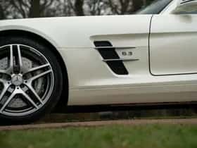 Mercedes-Benz SLS (2010) thumbnail 39