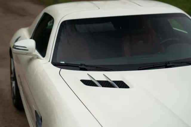 Mercedes-Benz SLS (2010) thumbnail 40