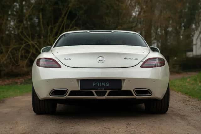 Mercedes-Benz SLS (2010) thumbnail 5