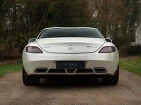 Mercedes-Benz SLS (2010) thumbnail 5