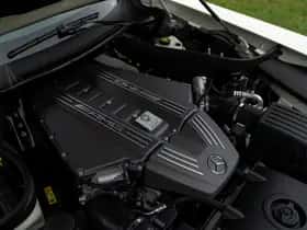 Mercedes-Benz SLS (2010) thumbnail 41