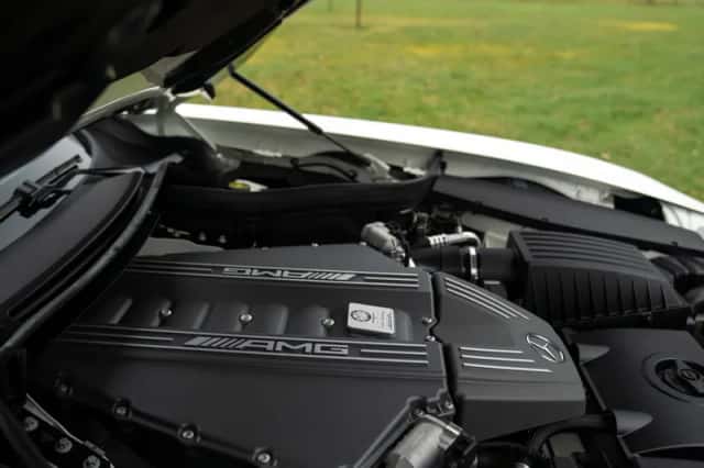 Mercedes-Benz SLS (2010) thumbnail 44