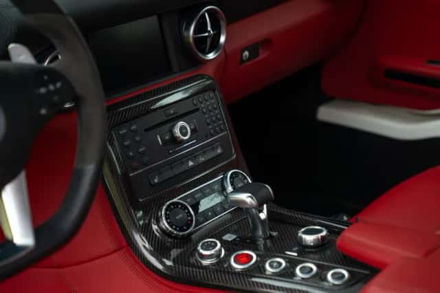 Mercedes-Benz SLS (2010) thumbnail 49