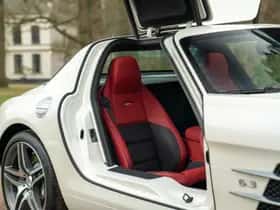 Mercedes-Benz SLS (2010) thumbnail 60