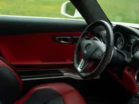 Mercedes-Benz SLS (2010) thumbnail 61