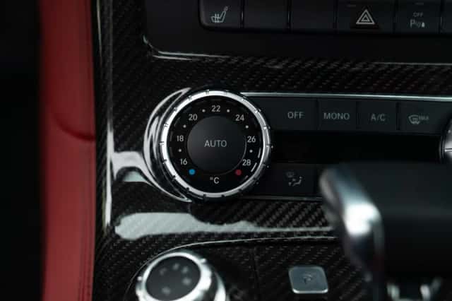 Mercedes-Benz SLS (2010) thumbnail 67