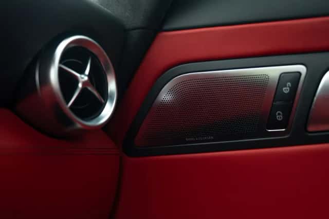 Mercedes-Benz SLS (2010) thumbnail 69