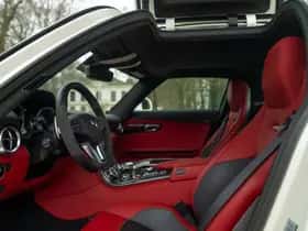 Mercedes-Benz SLS (2010) thumbnail 8