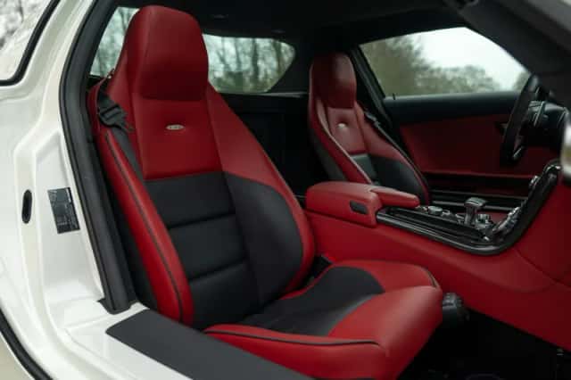 Mercedes-Benz SLS (2010) thumbnail 10