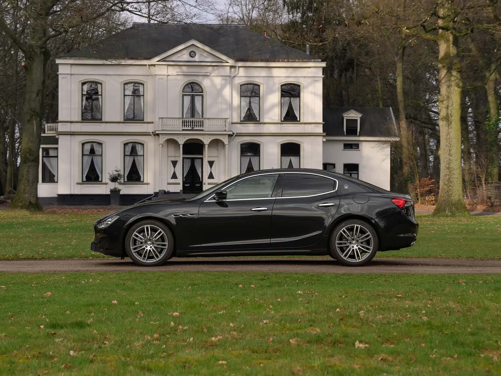Maserati Ghibli (2022) — foto 1