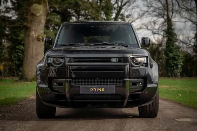 Land Rover Defender (2020) thumbnail 2
