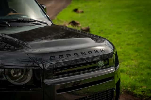 Land Rover Defender (2020) thumbnail 15
