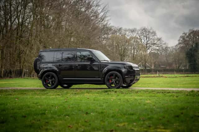 Land Rover Defender (2020) thumbnail 3
