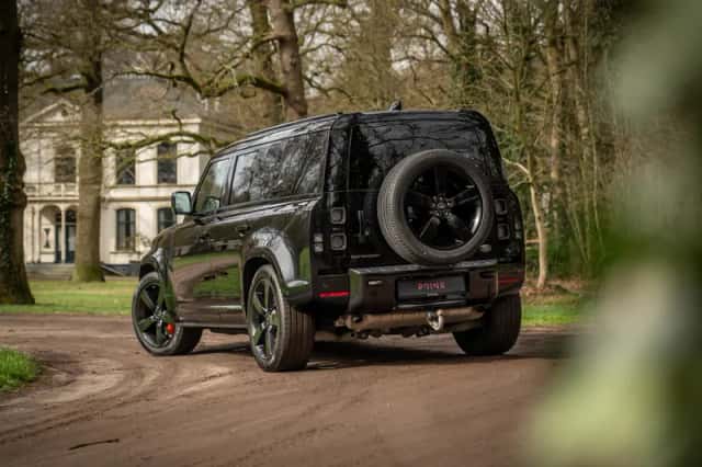 Land Rover Defender (2020) thumbnail 4
