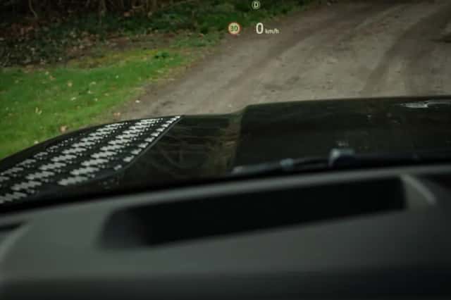 Land Rover Defender (2020) thumbnail 38