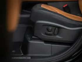 Land Rover Defender (2020) thumbnail 40
