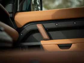 Land Rover Defender (2020) thumbnail 41