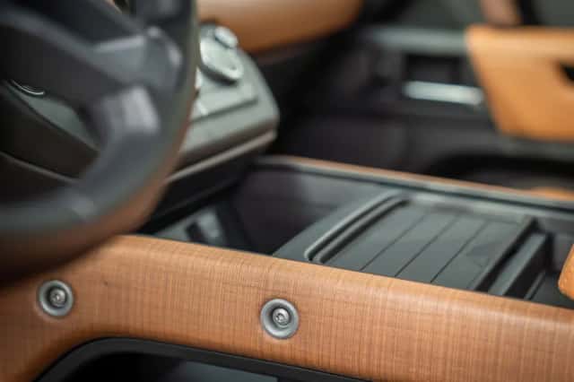 Land Rover Defender (2020) thumbnail 42