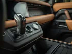 Land Rover Defender (2020) thumbnail 46
