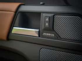 Land Rover Defender (2020) thumbnail 48