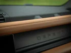 Land Rover Defender (2020) thumbnail 49