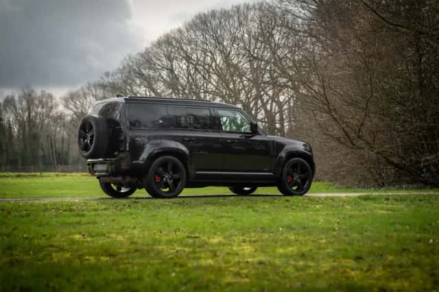 Land Rover Defender (2020) thumbnail 6