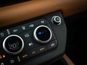 Land Rover Defender (2020) thumbnail 51