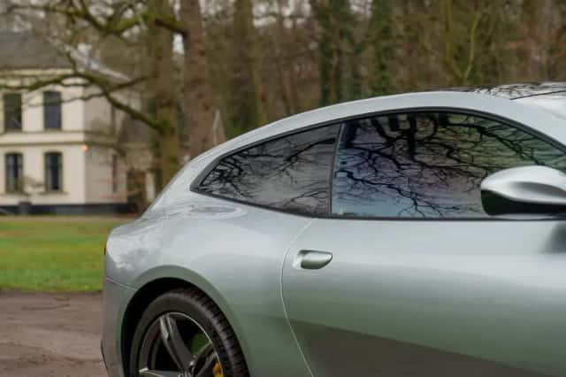 Ferrari GTC4Lusso (2018) thumbnail 14