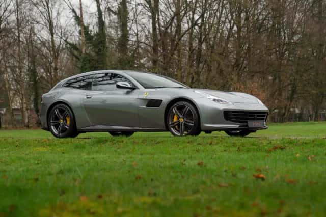 Ferrari GTC4Lusso (2018) thumbnail 3