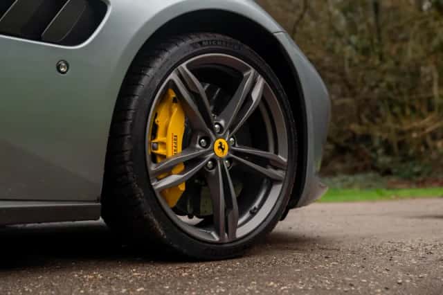 Ferrari GTC4Lusso (2018) thumbnail 21