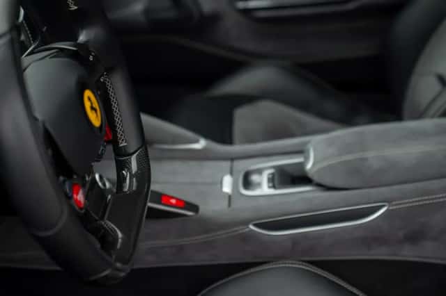 Ferrari GTC4Lusso (2018) thumbnail 42