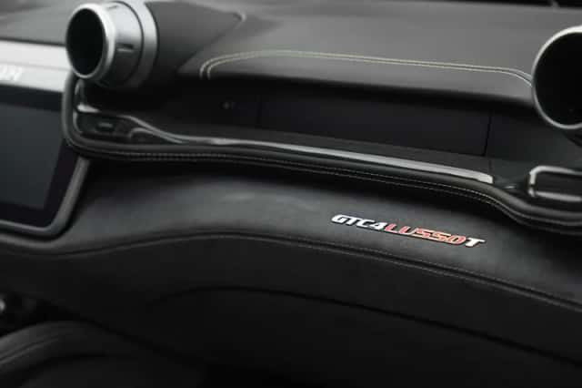 Ferrari GTC4Lusso (2018) thumbnail 48