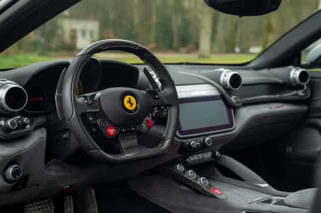 Ferrari GTC4Lusso (2018) thumbnail 7