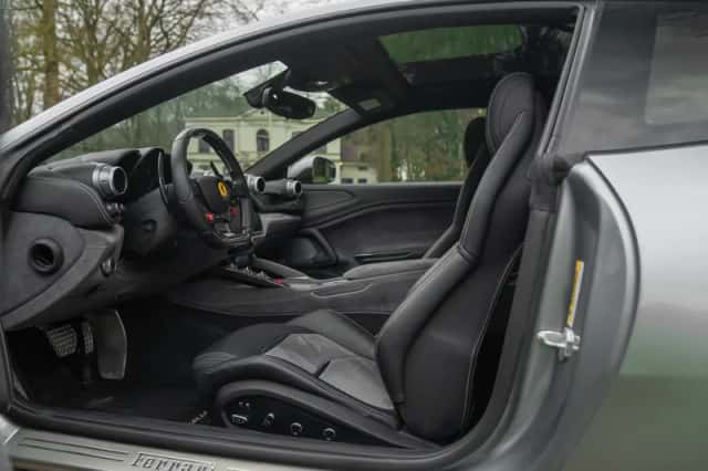 Ferrari GTC4Lusso (2018) thumbnail 8