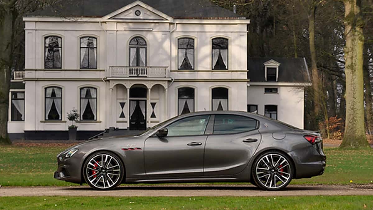 Maserati Ghibli (2024) — foto 1