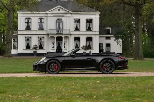 Porsche 911 (2019) thumbnail 1